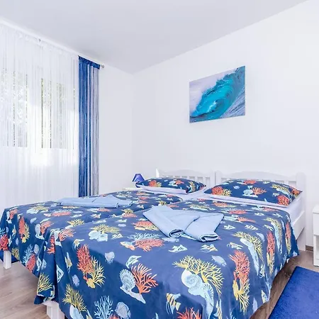 Apartment Snjezana Marina