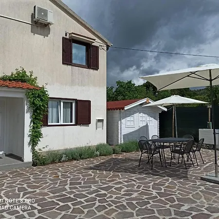 Apartment Snjezana Marina